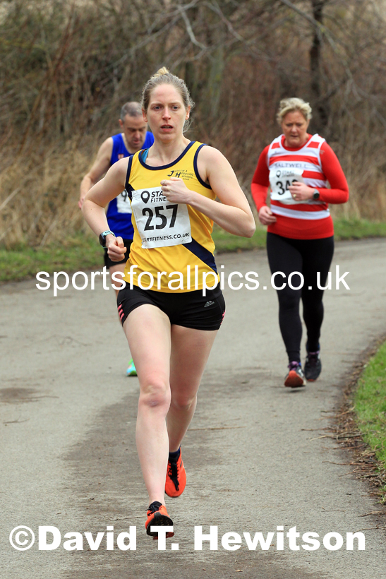 Senior women and veteran women and men over-50s NECAA Road Relay Champs., Hetton Lyons Park, Hetton le Hole, County Durham. Photo: David T. Hewitson/Sports for All Pics